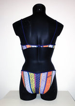 Load image into Gallery viewer, Pequeno Floral Coconut