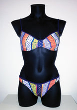 Load image into Gallery viewer, Pequeno Floral Coconut